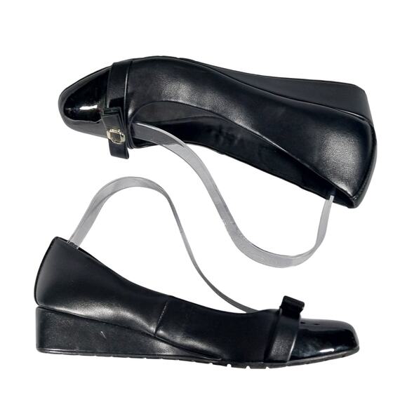 NWOT-1 SHOW! ANNE KLEIN! BLACK VEGAN LEATHER & PATENT LEATHER BOW HEELS! SZ 8.5M - Picture 6 of 10